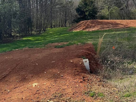 4th image of 24275 Sycamore Ln