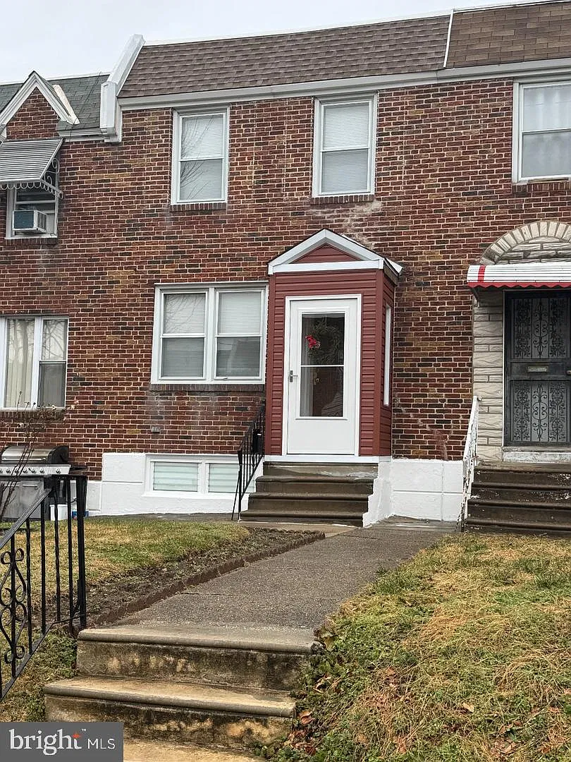 3 bed, 1.5 bath, 1120 sqft, $1,800 — Photo 1