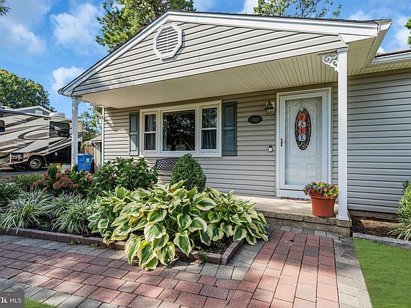 4th image of 1313 Southampton Blvd