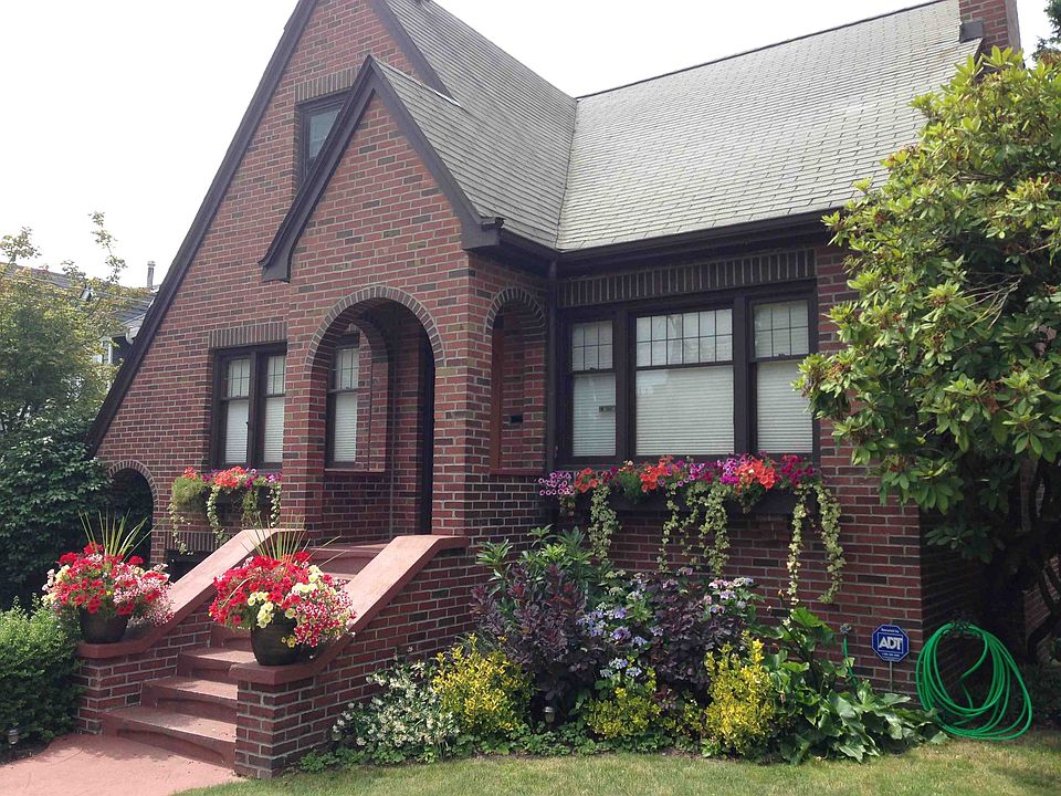 2nd image of 6223 31st Ave NE