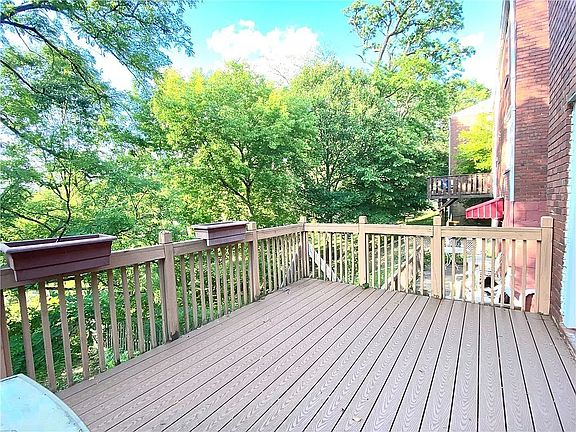 2nd image of 28 Sceneridge Ave