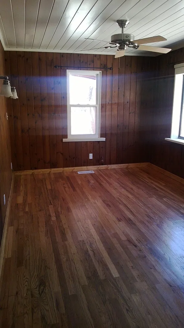 Charming Downtown Home — Photo 3