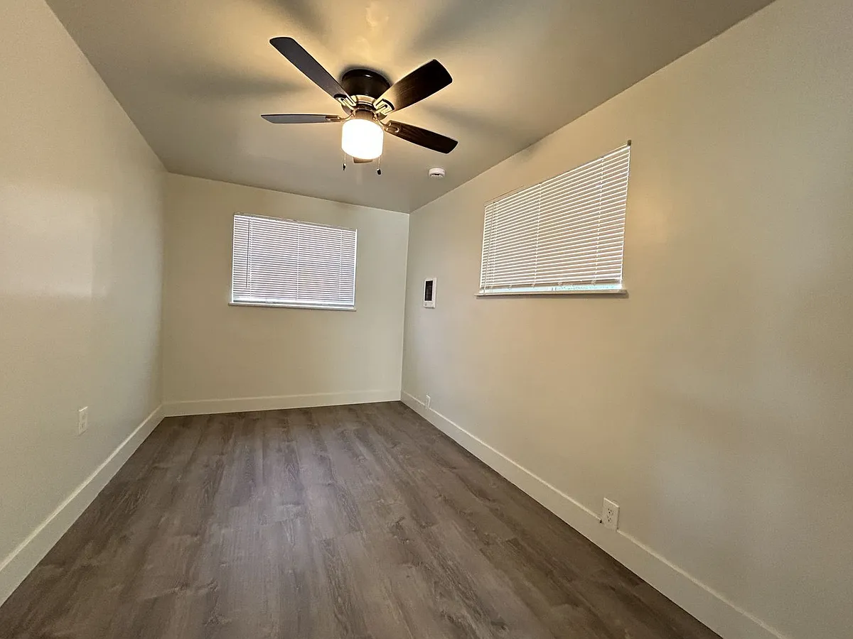 Building Photo - 3124 S 900 E