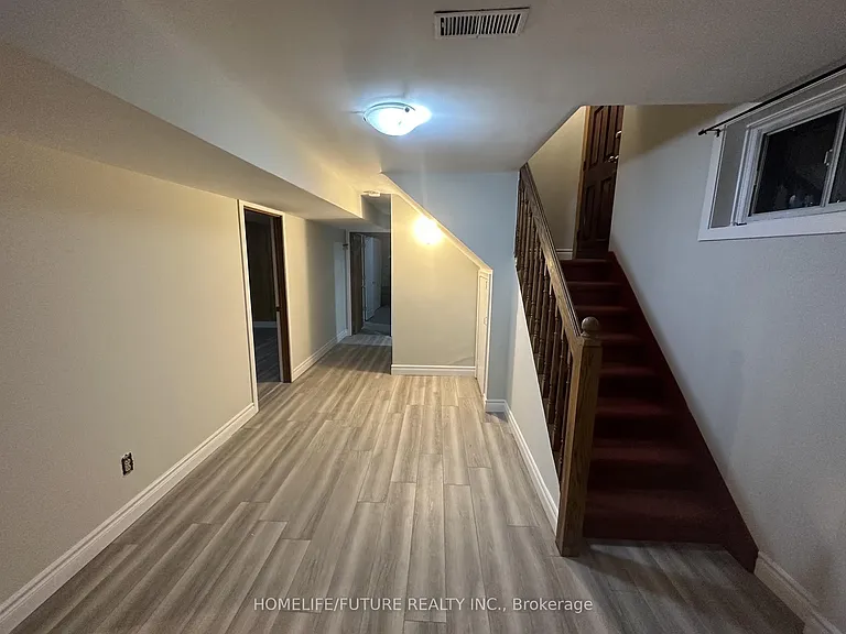 27 Kells Ave #BASEMENT — Photo 6