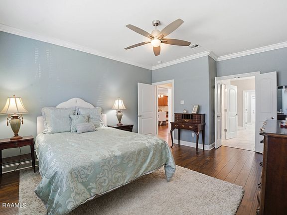 4th image of 216 Harbor Bend Blvd