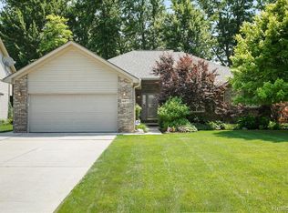 4871 Lorwood Dr, Smiths Creek, MI 48074
