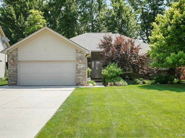 4871 Lorwood Dr, Smiths Creek, MI 48074