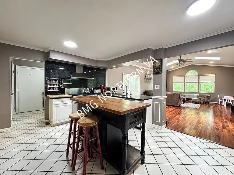 4800 Occoquan Overlook — Photo 12
