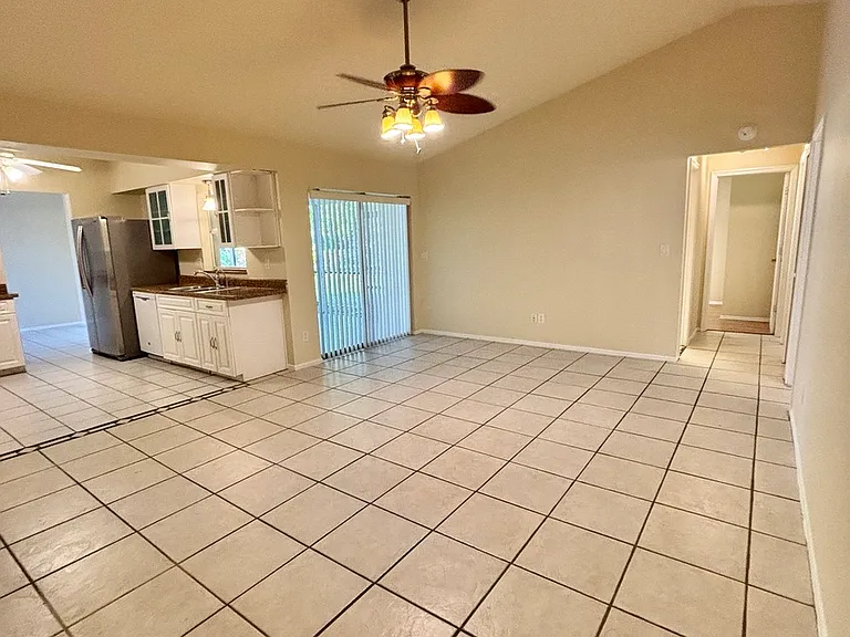 1715 SE 6th Ln — Photo 21