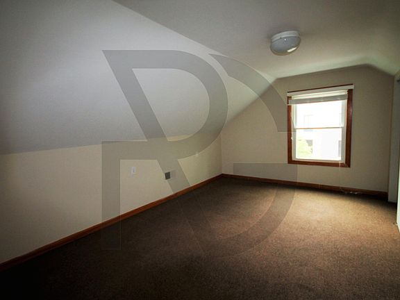 4th image of 1520 W Melrose St #2FRONT