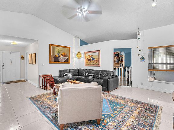 5th image of 1054 NW 125th Avenue