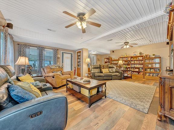 3rd image of 199 Dalewood Ln