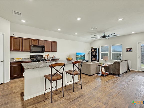 4th image of 113 Moonrise Dr