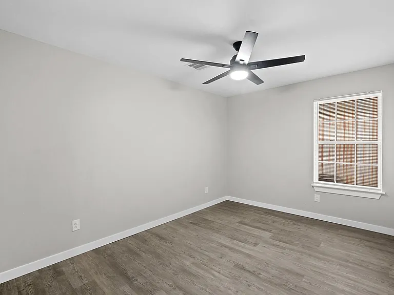 6121 Ridgemont St #C — Photo 15