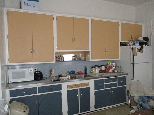 2nd image of 712 S Burdick St APT 2