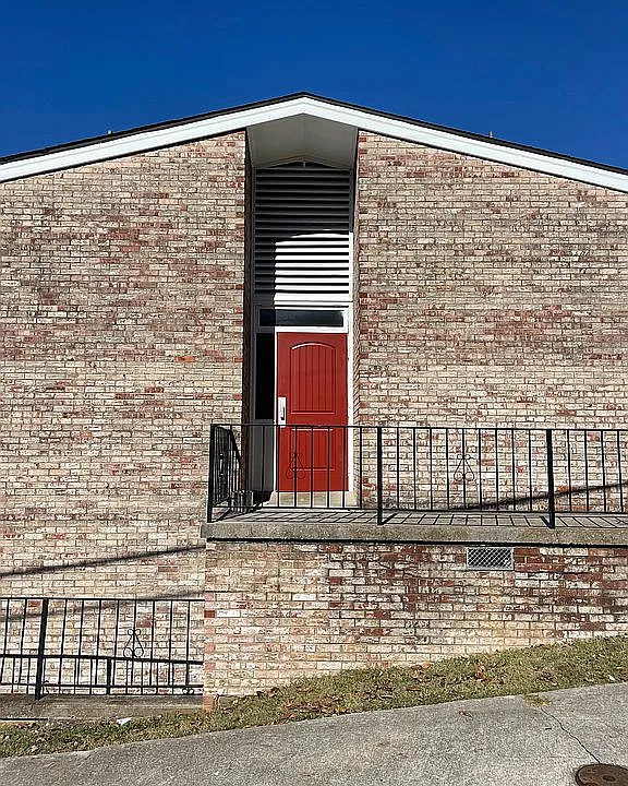 Building Photo 3
