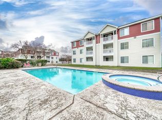 517 Southwest Pkwy APT 202, College Station, TX 77840