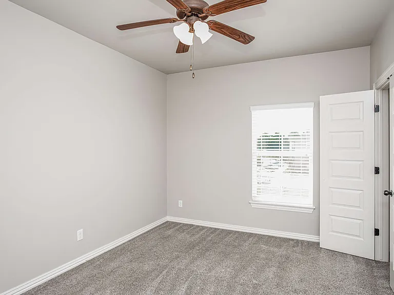 Towne Park Apartments — Photo 26