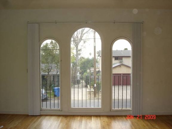 LivingRm Windows View