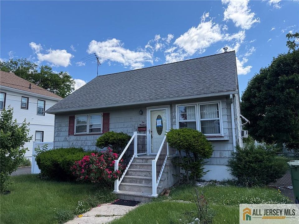 1st image of 219 Victory St