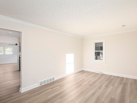 5th image of 105 Williams Ct