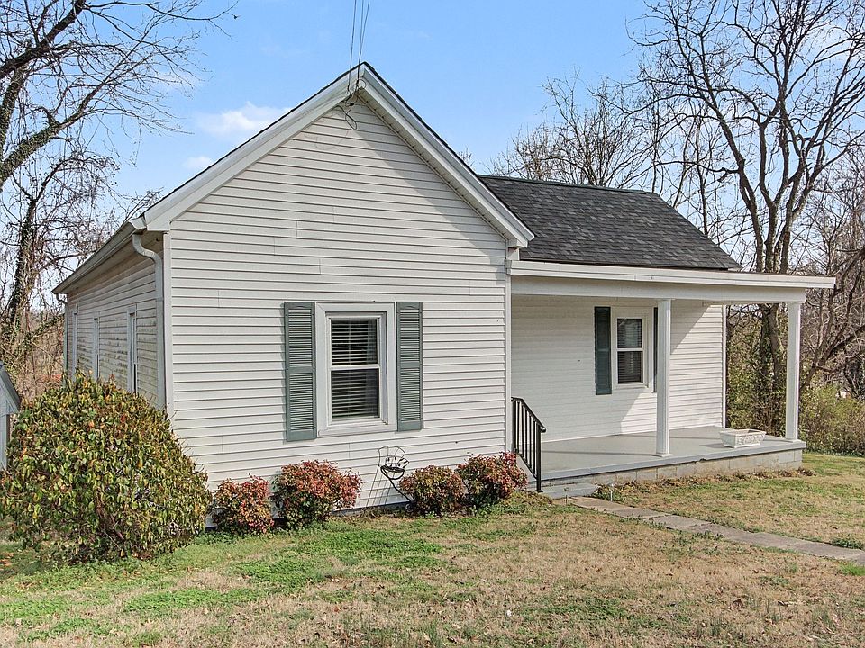 1st image of 704 Fleming St