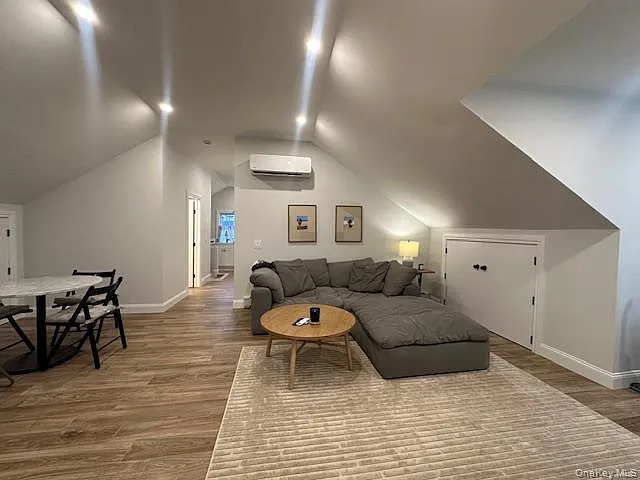 68 Nassau Rd #2 — Photo 4