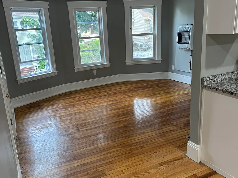 108 Illinois St #1 — Photo 6