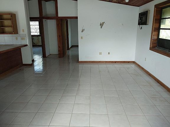 2nd image of 230 Yardarm Rd