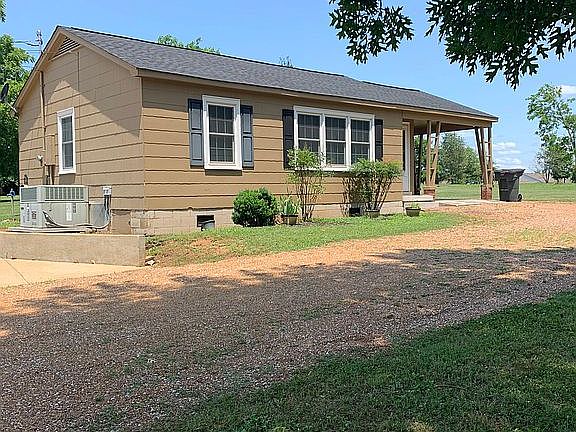 1 Bedroom, 1 bath rental.