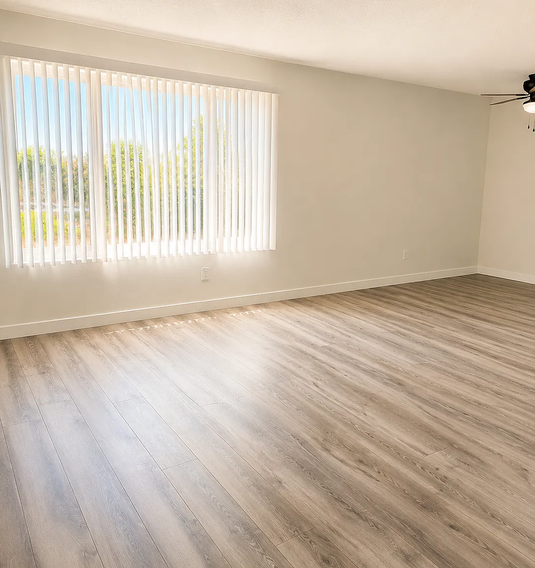 137 N Eastwood Ave — Photo 2