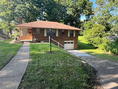 2700 W 11th St Photo 1