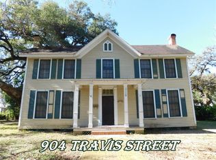 904 Travis St, Columbus, TX 78934