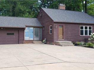 38455 Berkshire Hills Dr, Willoughby Hills, OH 44094