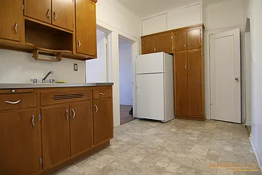 Rented by aptsandlofts.com