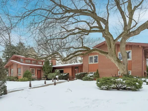 744 Sheridan Rd, Evanston, IL 60202