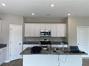 4 bed, 2.5 bath, 1822 sqft, $1,980 — Photo 3