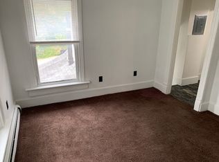 824 16th St APT 5, Moline, IL 61265