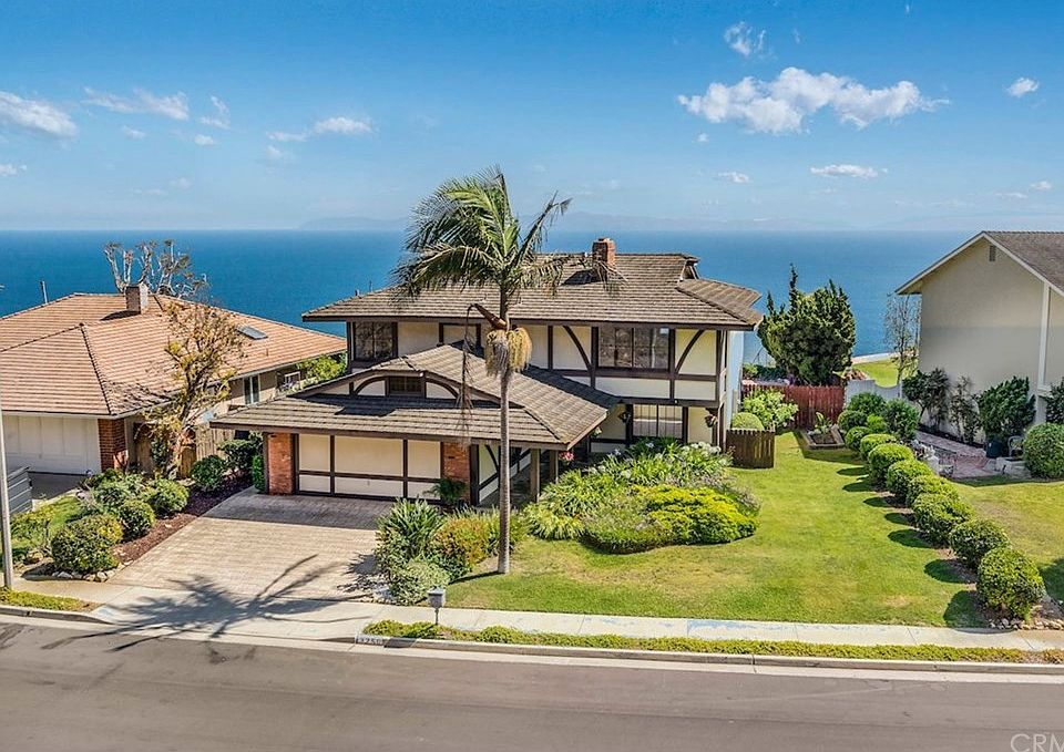 1st image of 3250 Seaclaire Dr