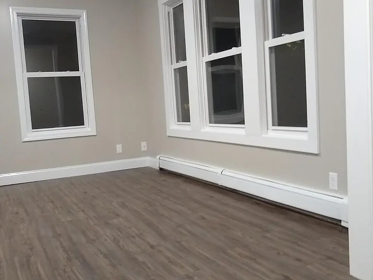 49 Westminster Ave #1 — Photo 36