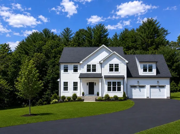 17 W Main St, Upton, MA 01568