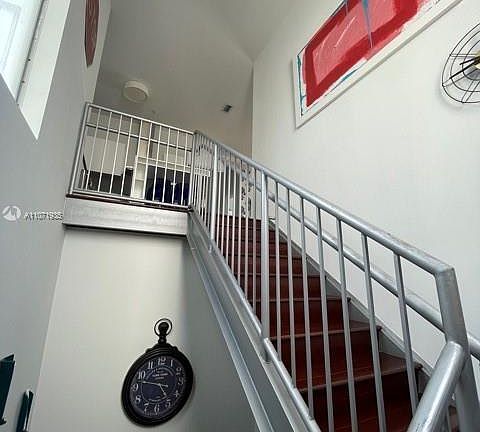 4th image of 1600 Euclid Ave APT 211