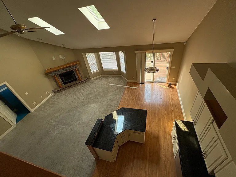 105 Fox Pointe Dr — Photo 3