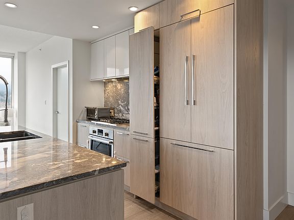 2nd image of 680 Seylynn Cres #2705