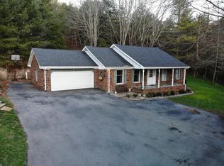 726 Johnston Rd, Marion, VA 24354