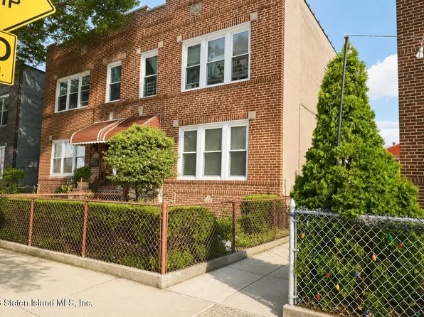2448 Crescent St, Astoria, NY 11102