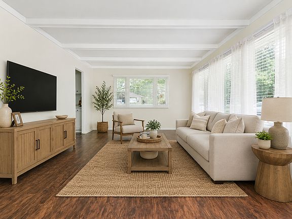 3rd image of 4 Woodruff Dr