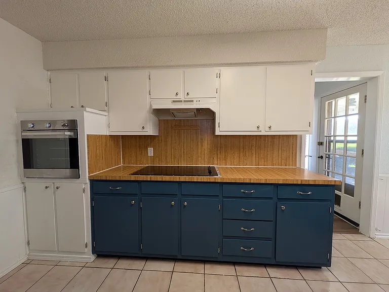 2305 Stockbridge Ct — Photo 14
