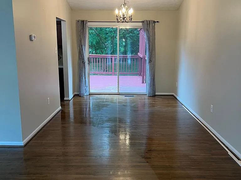 207 Kinross Dr — Photo 3