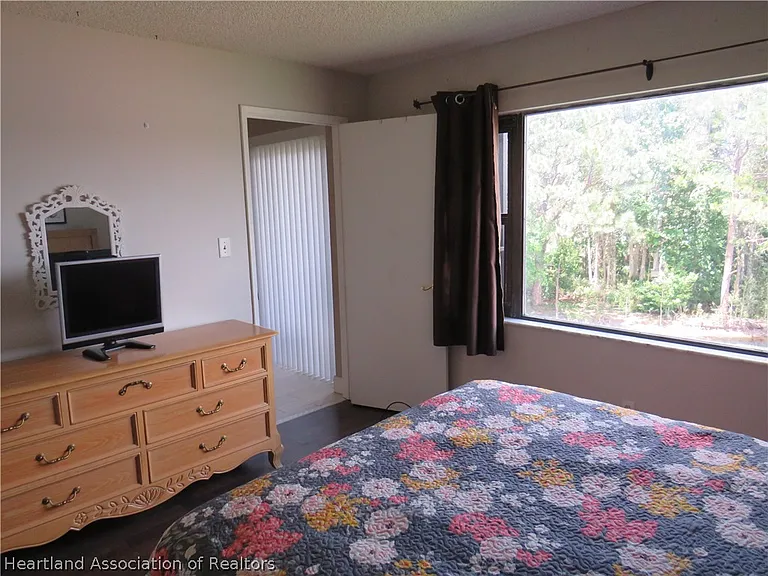 121 Country Club Dr #302 — Photo 23